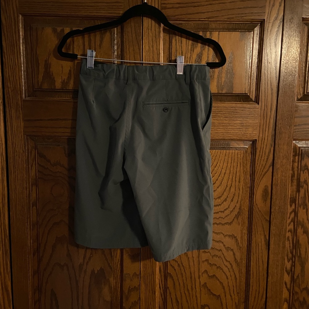 Gray under armor shorts